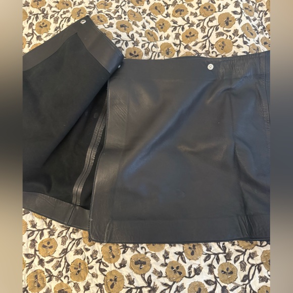 Theory Murta Leather Mini Wrap Skirt with Snaps - Picture 3 of 8